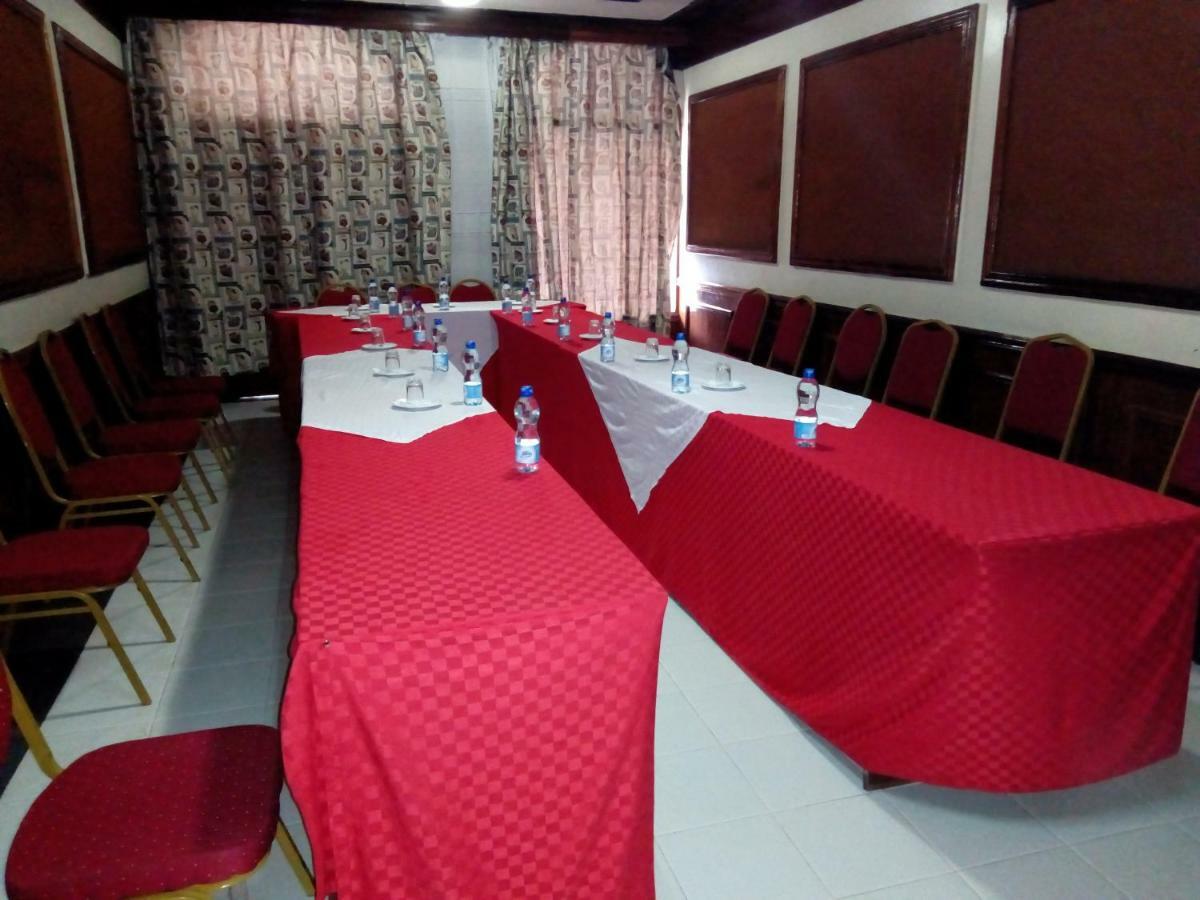 Nanyuki Ibis Hotel Экстерьер фото