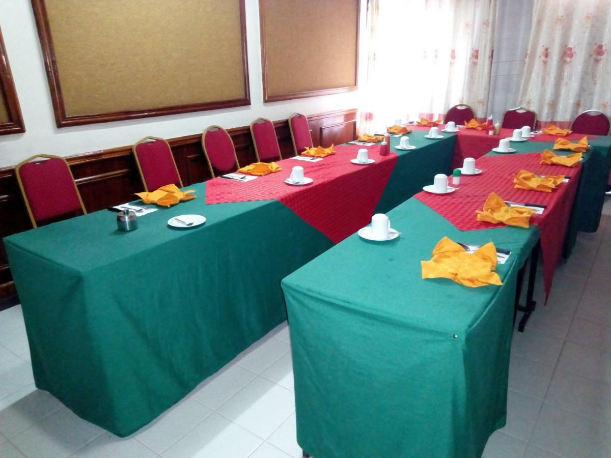 Nanyuki Ibis Hotel Экстерьер фото