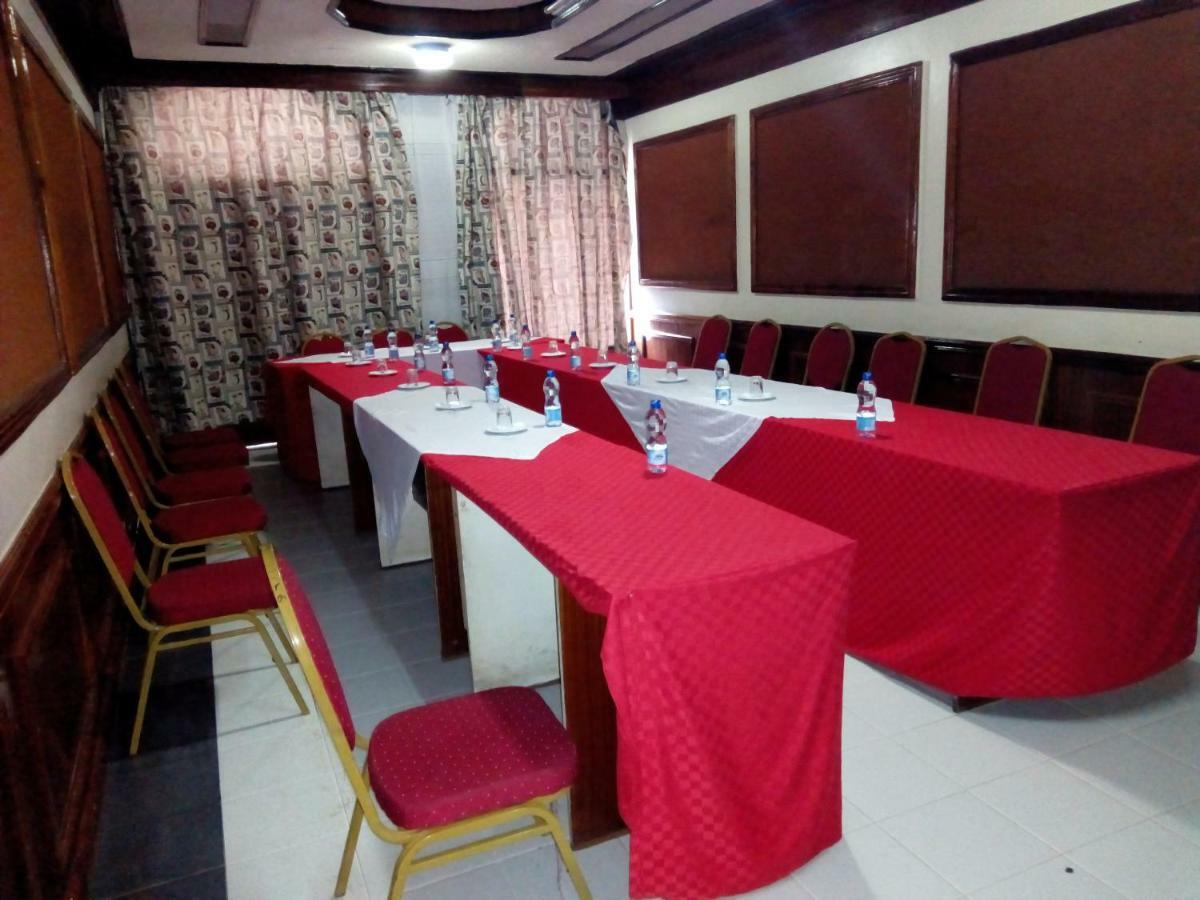 Nanyuki Ibis Hotel Экстерьер фото
