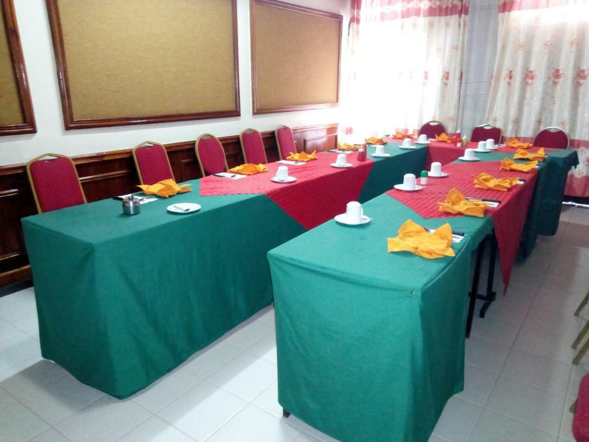 Nanyuki Ibis Hotel Экстерьер фото